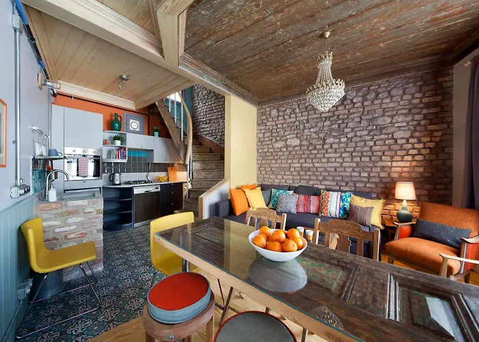 Enjoy Golden Horn Views From Tangerine House