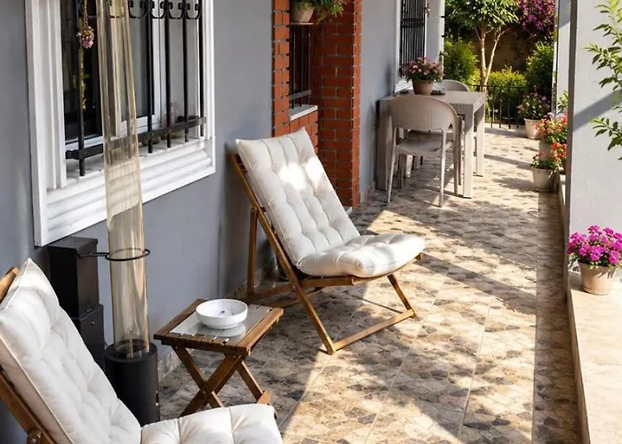 A Beautiful House On The Near The Bosphorus In Istanbul Wonderful Garden